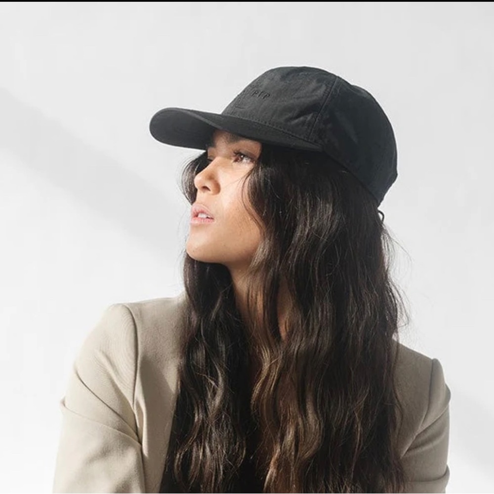 nwot GIGI PIP BENNY ATHLETIC RUNNER BALL CAP